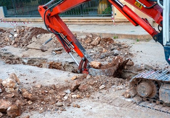 escavatore per scavo ristretto